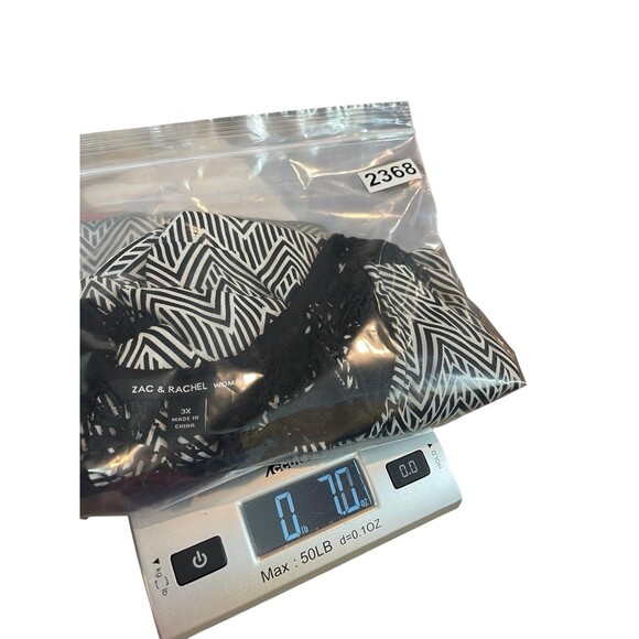 Zac & Rachel Woman 3X Black White Chevron Lace Detail Roll Tab Sleeve Sheer Top - Picture 10 of 12